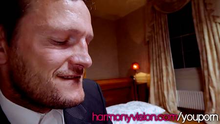 Сексуальная брюнетка Anissa Kate приняла в задницу толстый фаллос