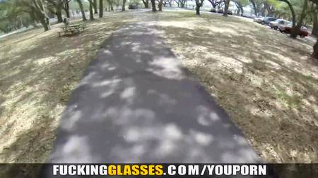 Скрытая камера в очках ловеласа