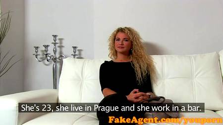 Кастинг с потрясающей блондиночкой