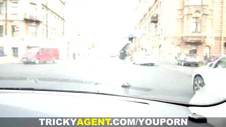 Русская красавица пришла на кастинг в порно студию