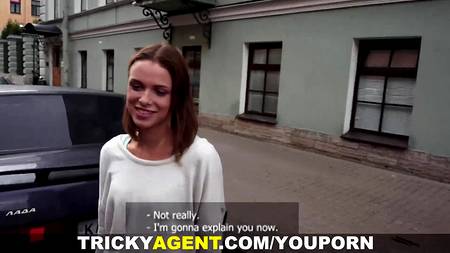 Русская красавица пришла на кастинг в порно студию