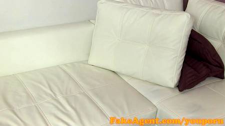 Застенчивая рыжая девчонка на члене