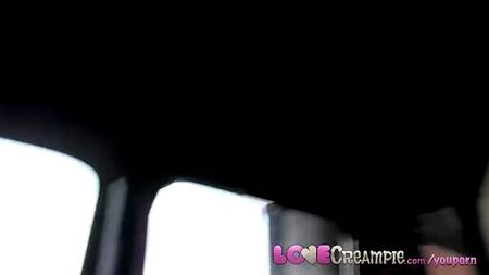 Секс в такси после долгого воздержания