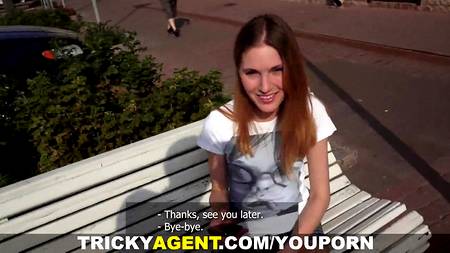 Марк обкончал лобок Кристинки