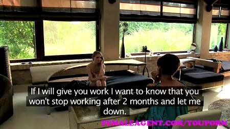 Модель предпочитает, чтобы ее трахали сзади