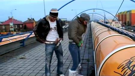 Молодые трахаются в публичных местах