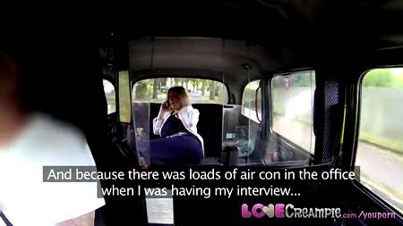 Блондинка переспала с водителем такси и попила спермы