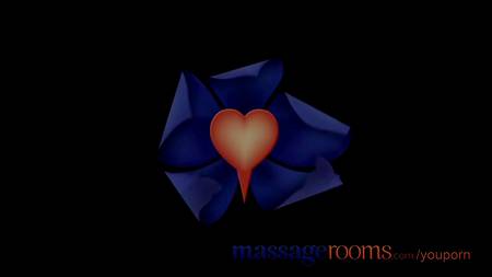 Клиентка в восторге от массажа и секса