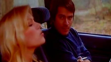 Возбуждающая сцена в автомобиле