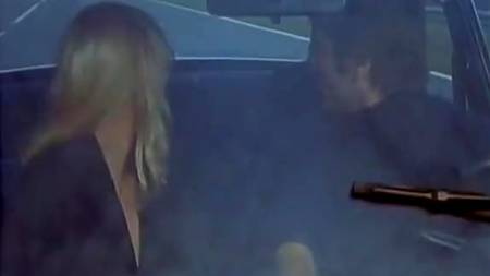 Возбуждающая сцена в автомобиле