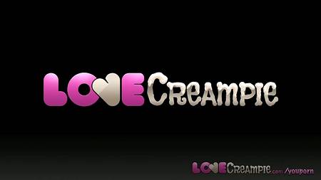 Массажист соблазнил Кристину