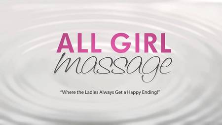 Две массажистки ублажают маму и дочку