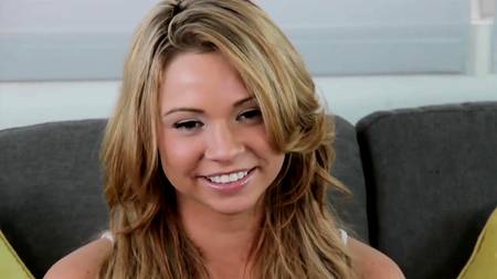 Милая девушка насладилась приятным кастингом