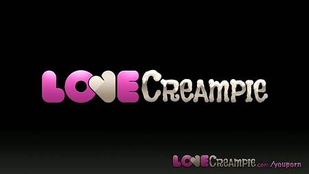 Девка пользуется бойфрендом своей сестры