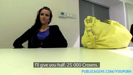 Приятный парень занялся пикапом на камеру с незнакомой блондой