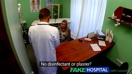Доктор поимел сладкую блондинку