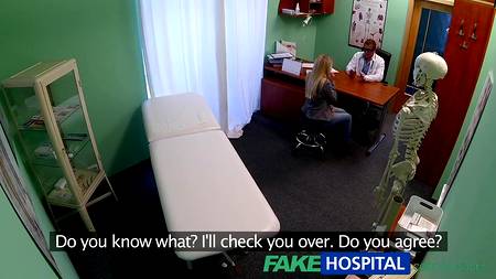 Доктор поимел сладкую блондинку