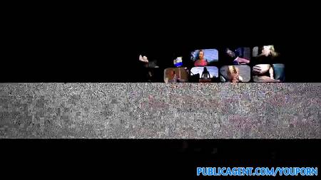 Завел блондинку в кусты и трахнул раком