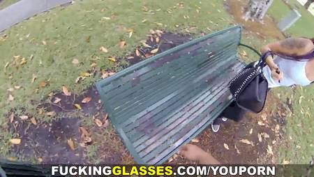 Знойная девочка заработала деньжат