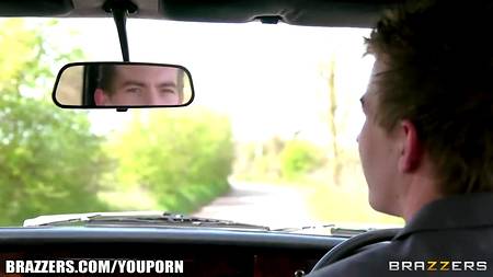 Оттрахал в жопу чужую невесту