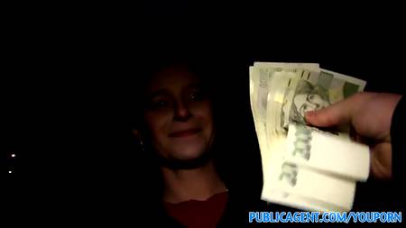 Деньги сделали из правильной девочки шлюху