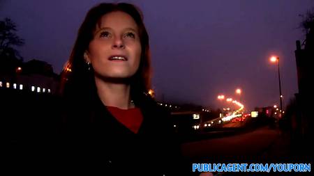 Деньги сделали из правильной девочки шлюху