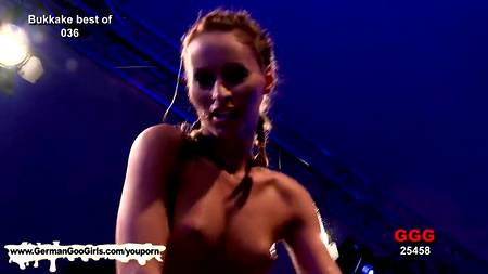 Страстная девка после оргии напилась вкусненького спермака