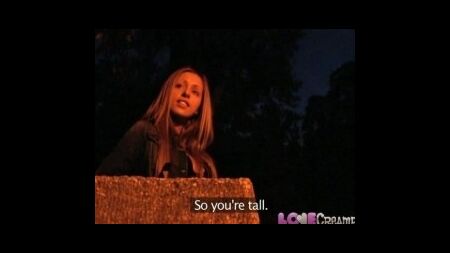 Красотка познакомилась с опытным пикапером поздно вечером