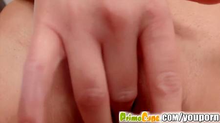 Прелестная девчонка готова солировать во время отдыха