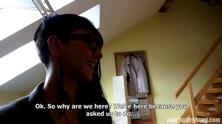 Чешку трахают колхозом