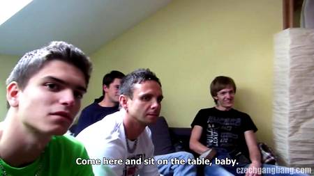 Чешку трахают колхозом