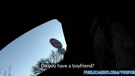 Рыжая милашка за деньги сосет и дает