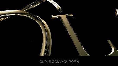 Репетитор обучает молоденькую японку сексуальным забавам