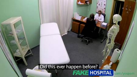 Врач попросту оттрахал пациентку