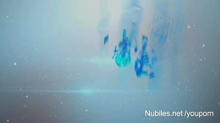 Мила роскошно мастурбирует