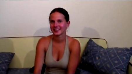 Трахал девку в попу, а она кончила