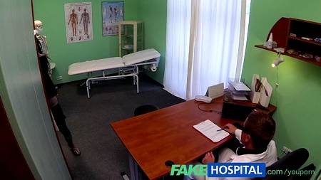 Терапевт поимел сексуальную пациентку