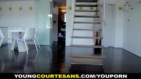 Элитная проститутка прекрасно знает свою работу