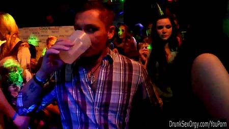 Неожиданная оргия на крутой вечернике