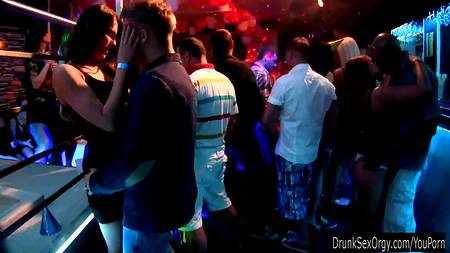 Неожиданная оргия на крутой вечернике