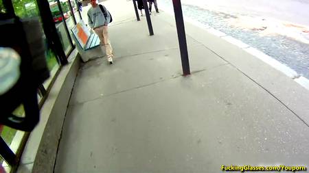 Русская шалава за деньги обслуживает в кустах