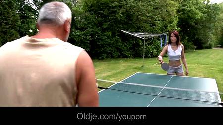 Крестный трахает молодую крестницу