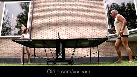 Крестный трахает молодую крестницу