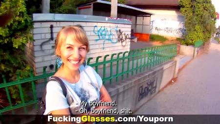 Снял на скрытую камеру секс с незнакомой девицей