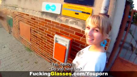 Снял на скрытую камеру секс с незнакомой девицей