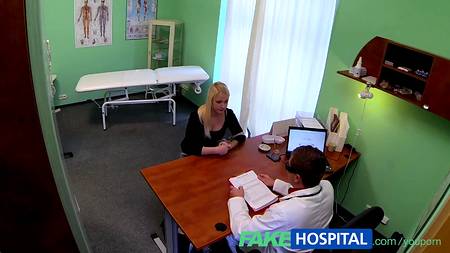 Скрытая камера – секс доктора с пациенткой