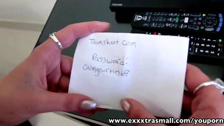 Застукал сучку за просмотром порно фильма