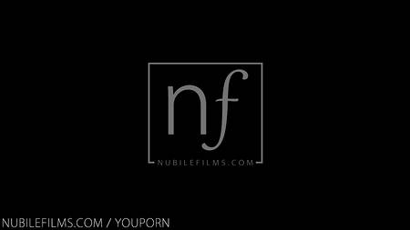 Соседский парень перчит молоденькую азиатку