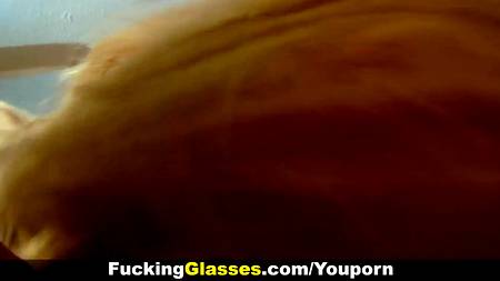 Рыжая милашка с большими сиськами получила откровенный пикап