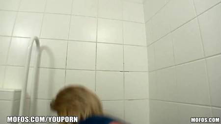 Заплатил и трахнул блондинку раком